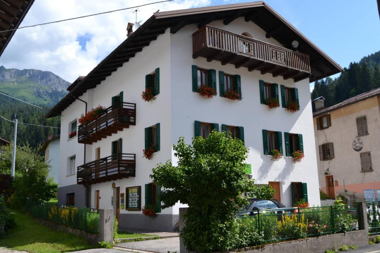 Suite Dolomiti Appartamento ファルカーデ エクステリア 写真